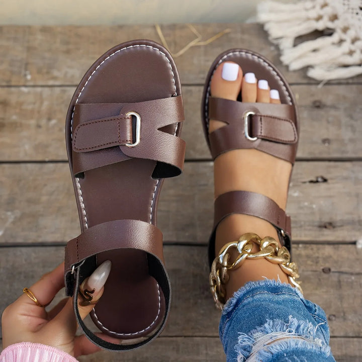 2026 Sandali Piatto Estivi da Donna Moda Fibbia in Metallo Cinghia Zapatos De Muje Marca Aperto Punta Casual Spiaggia Scarpe Romane per Donne