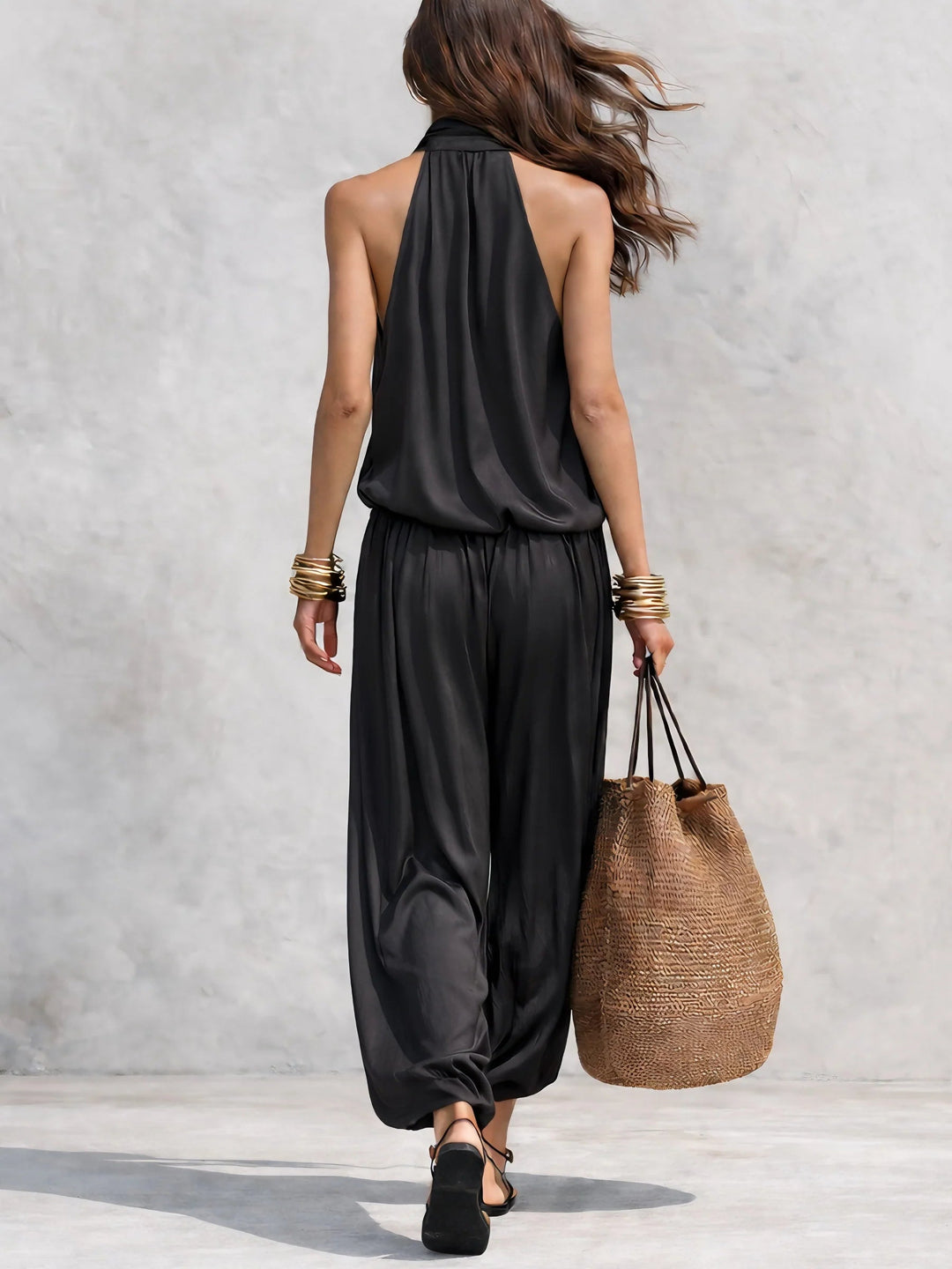 Set Top a Collo Halter e Pantaloni Plissettati